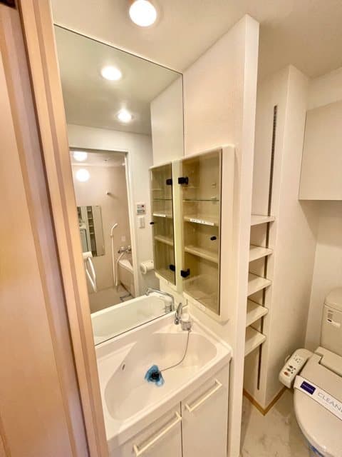 Room image 9
