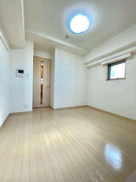 Room image 13
