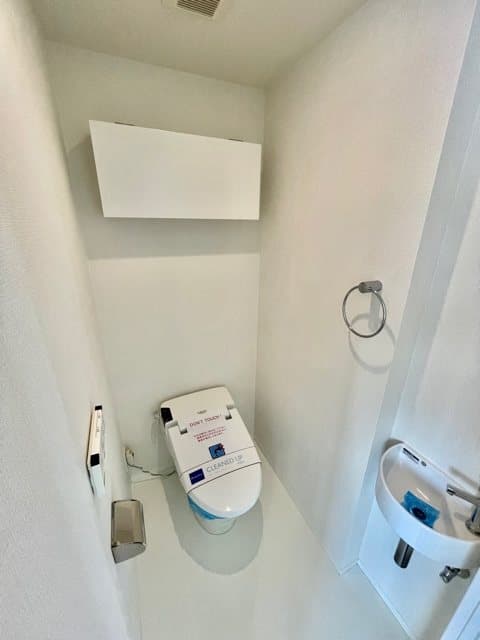Room image 8
