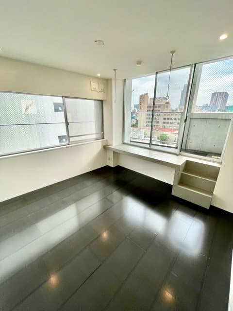 Room image 11