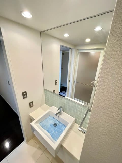 Room image 9