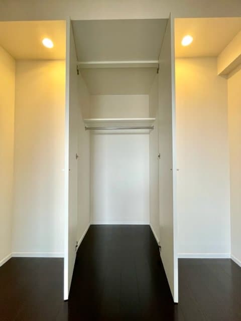 Room image 15