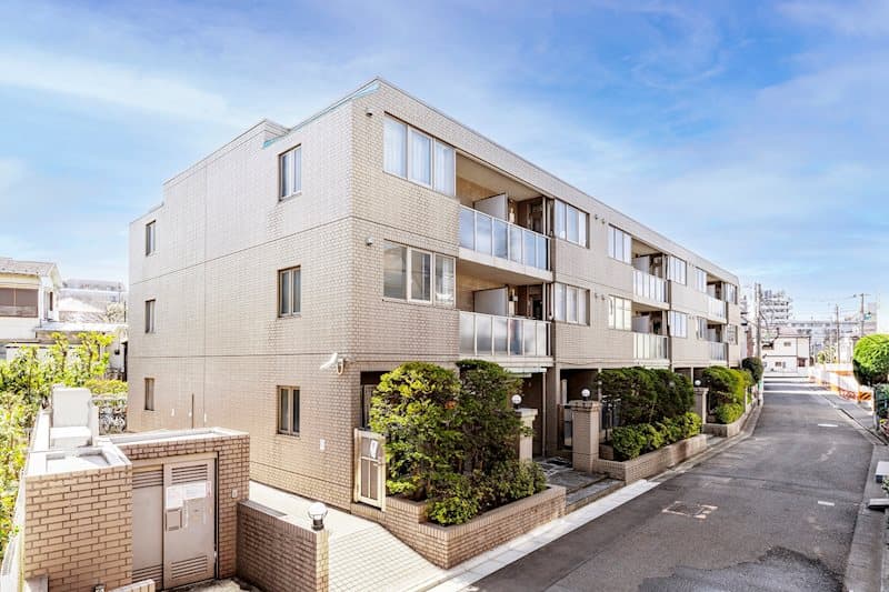 Main exterior of Residia Setagaya Wakabayashi