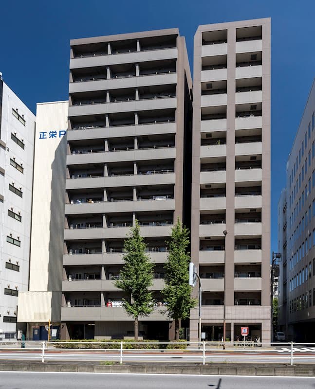 Main exterior of Residia Asakusabashi