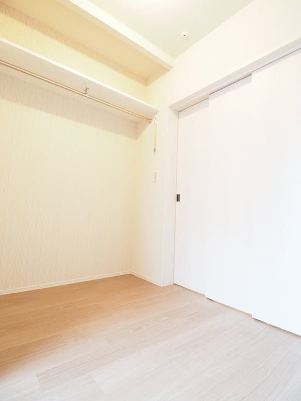 Room image 15