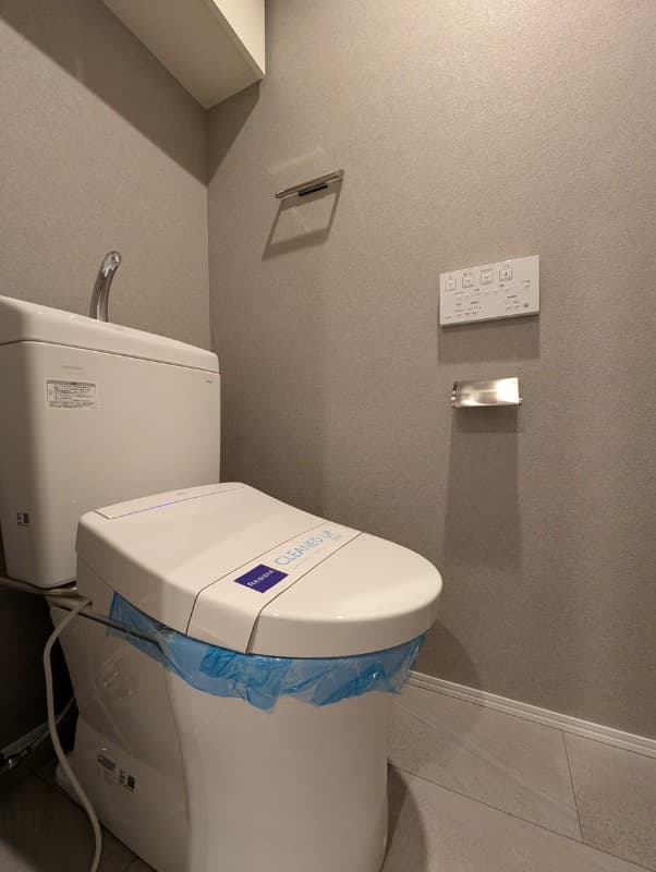 Room image 8