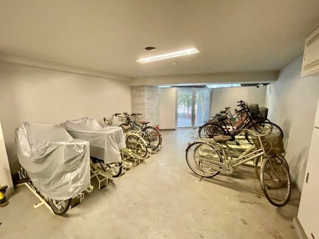 Room image 14