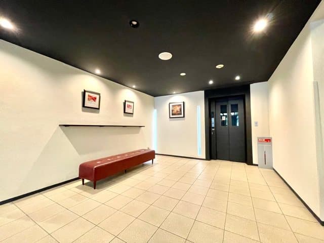 Room image 8