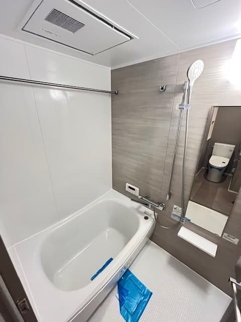 Room image 8