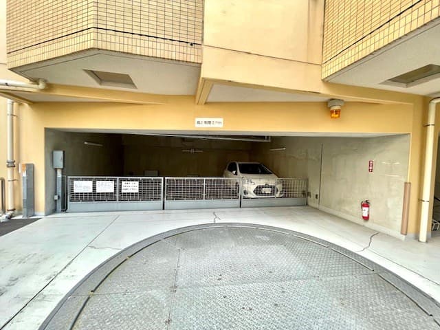 Room image 15