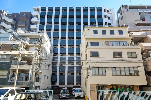 Main exterior of Residia Shinjuku East II