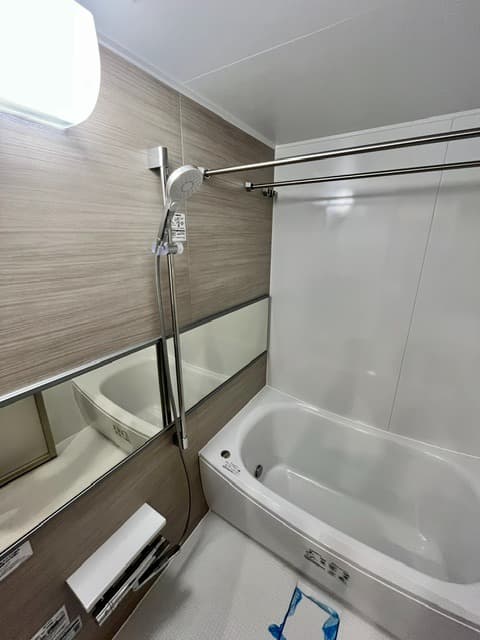 Room image 8