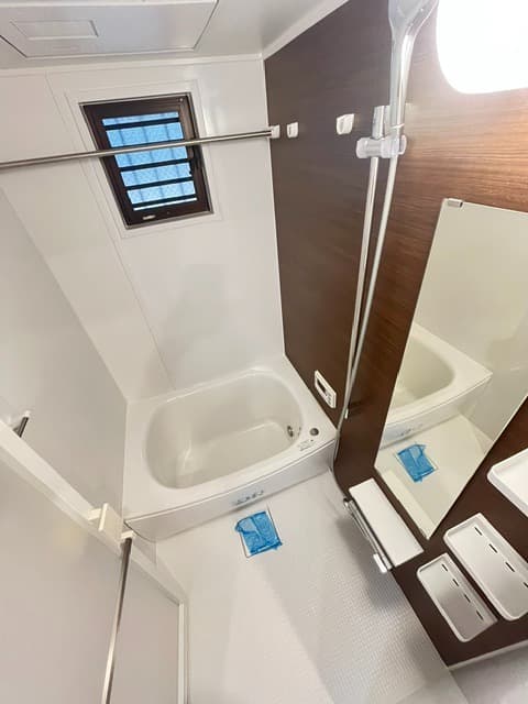 Room image 8