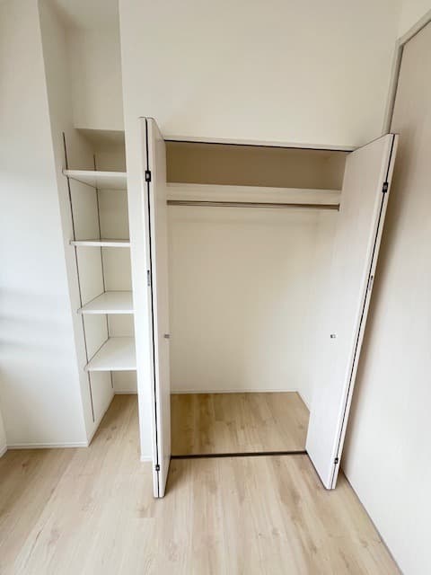 Room image 12
