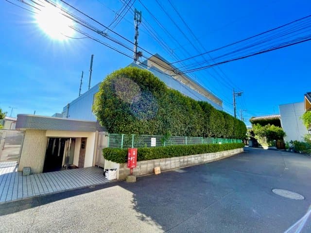 Main exterior of Maison Eclaire Ekoda