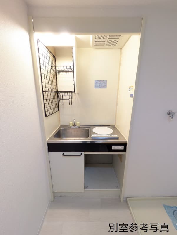 Room image 8