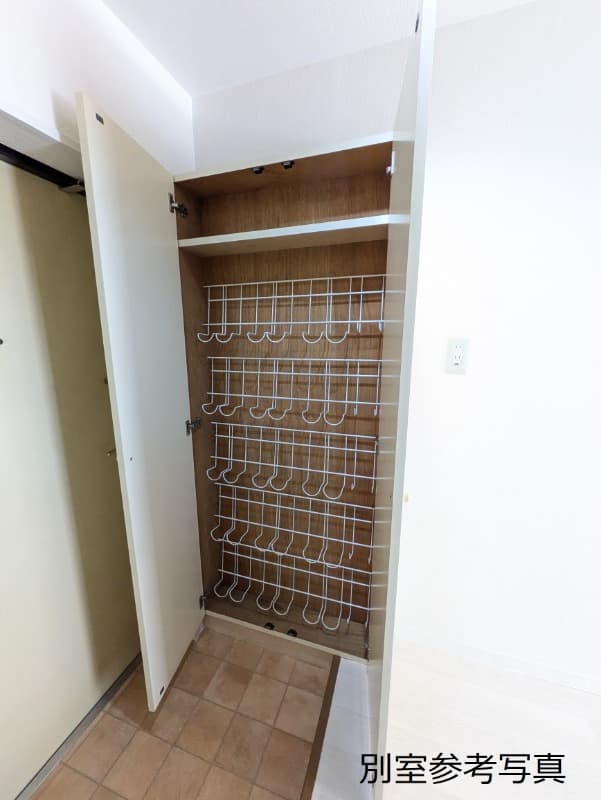 Room image 10
