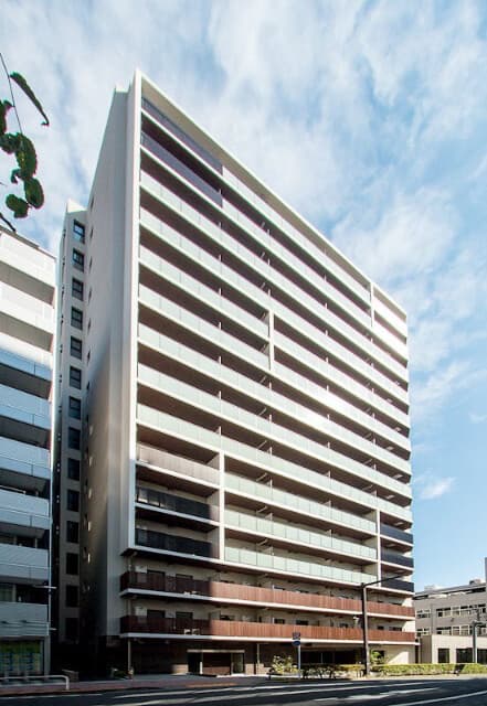 Main exterior of Residia Nakameguro III