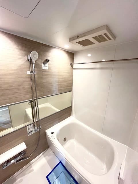 Room image 10