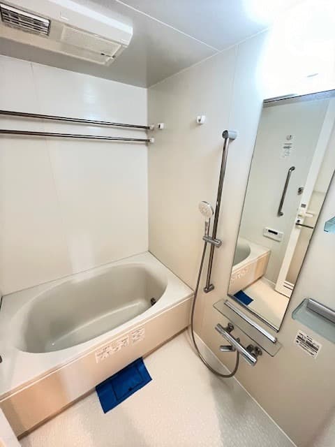 Room image 14