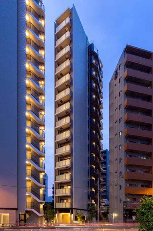 Main exterior of Crevia Rigze Kitashinagawa II Station Court