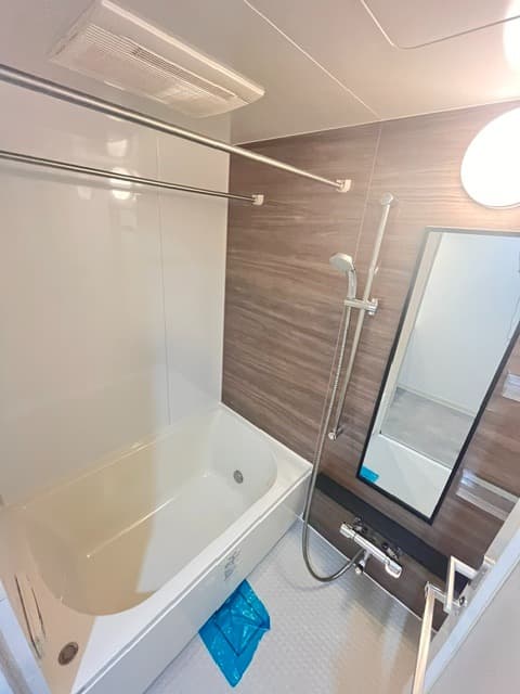 Room image 11