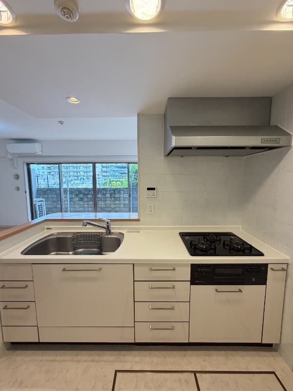 Room image 8