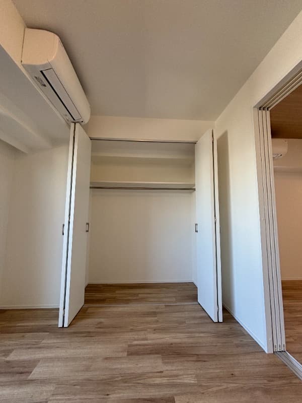 Room image 13