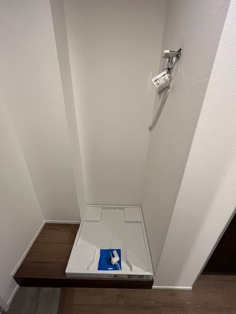 Room image 8