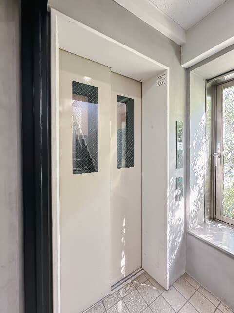 Room image 13