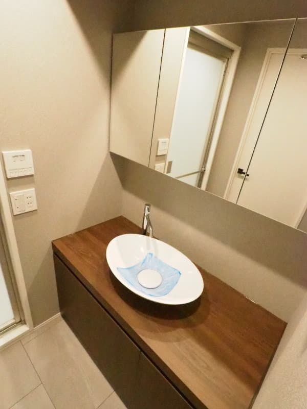 Room image 12