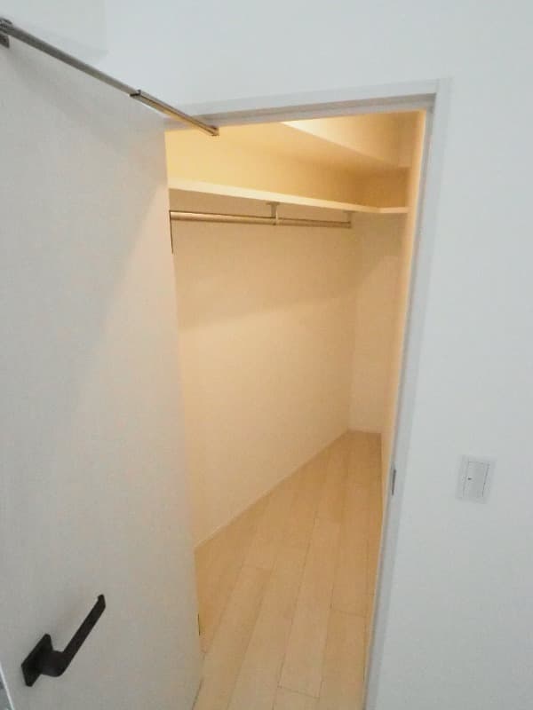 Room image 15
