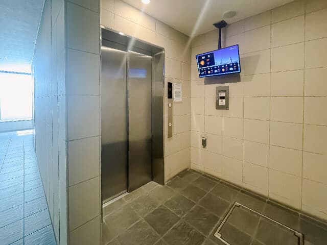 Room image 13