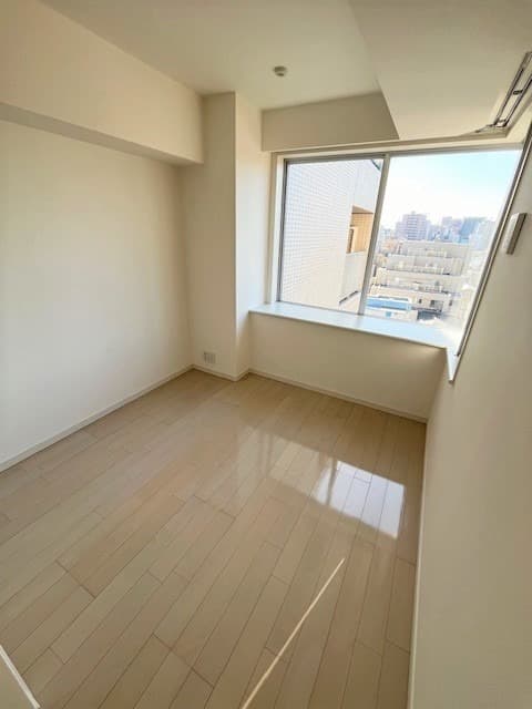Room image 9