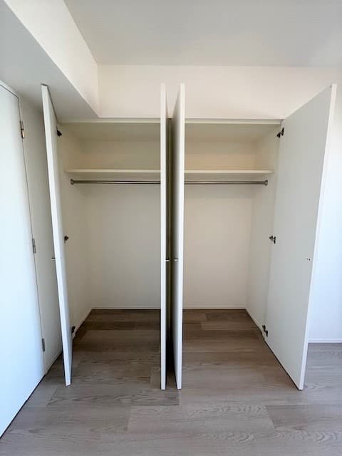 Room image 12