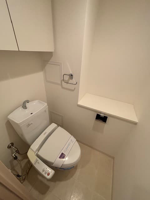 Room image 8