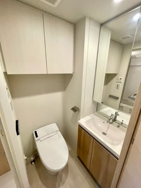 Room image 9