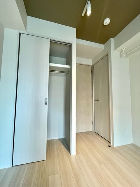 Room image 12