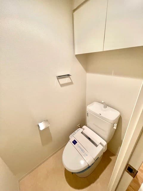Room image 8