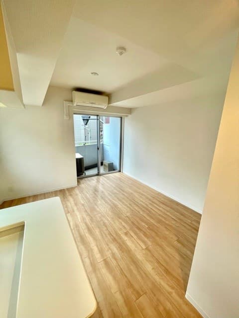 Room image 12