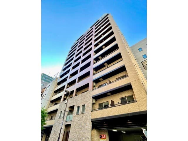 Main exterior of Residia Kudanshita