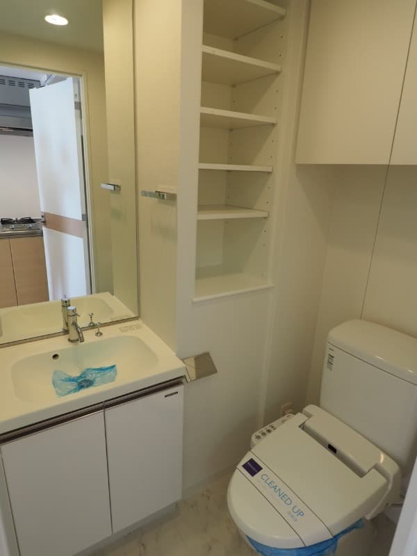 Room image 8
