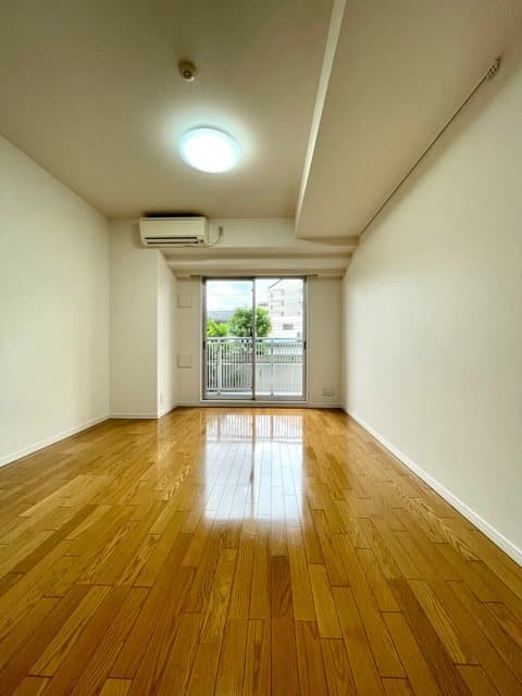 Room image 11