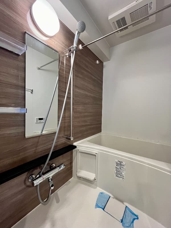 Room image 8