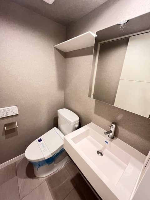 Room image 9