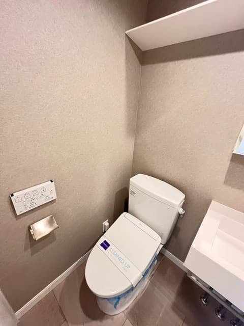 Room image 10