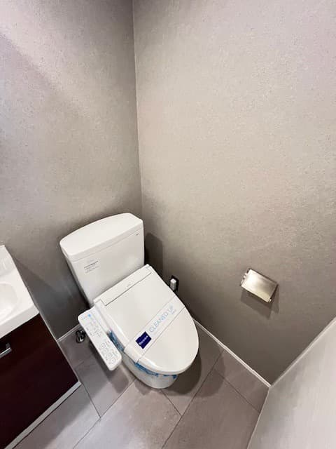 Room image 10