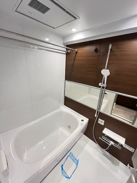 Room image 8