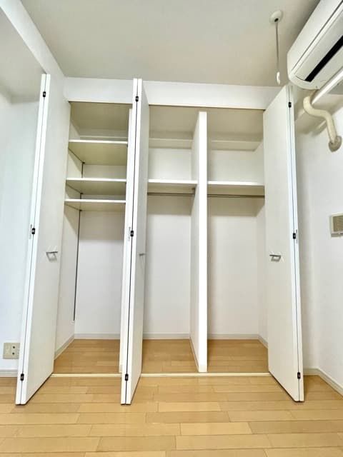 Room image 12