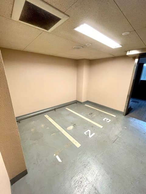 Room image 15